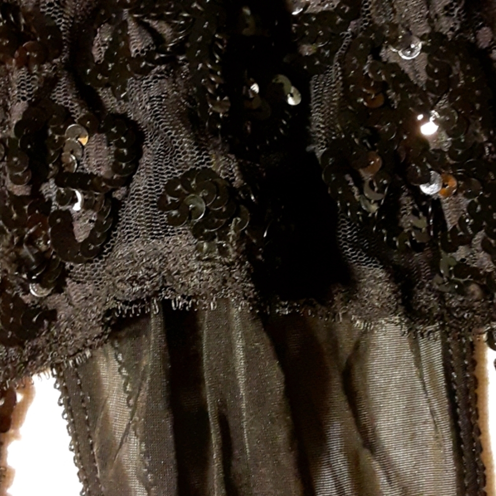 V&S Sequenced Garter Belt - Picture 5 of 8